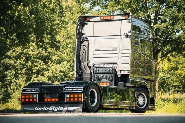 予約 04-2235 WSI 1/50 Premium Line Dutch Commander MAN TGX GX 4X2