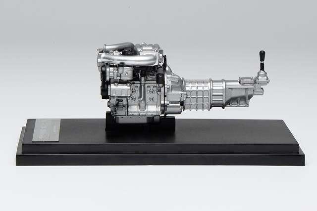 新品 M90120 モーターヘリックス 1/18 マツダ 13B-REW エンジン