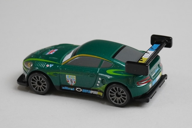 カーズ・トミカ C-30 ナイジェル・ギアスリー （スタンダードタイプ） カーズ・トミカ C-30 ナイジェル・ギアスリー(スタンダード