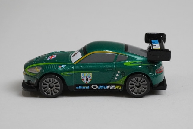 トミカ C-30 カーズ ナイジェル・ギアスリー (スタンダード