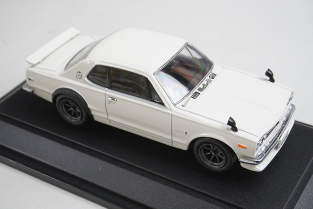 1/43 エブロ 43582 日産 スカイライン GT-R KPGC10 1971 ホワイト