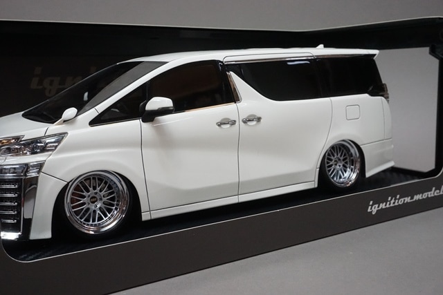 トヨタ VELLFIRE ホワイトミニカー 楽天市場】トヨタ特注 1/30 トヨタ ヴェルファイア プラチナ