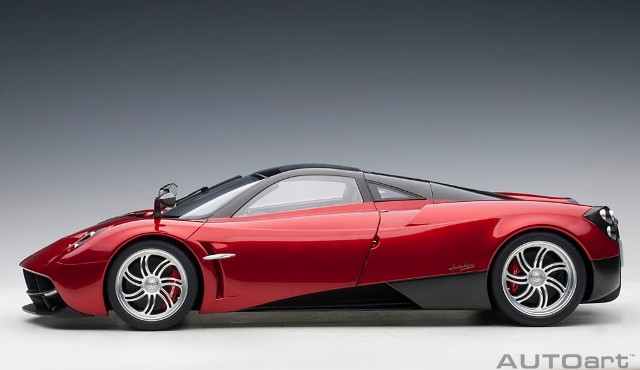 34　オートアート　AUTOart　1/12　パガーニ　ウアイラ fit=scale-down,w=1200