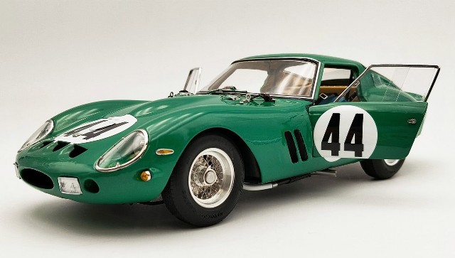 CMC フェラーリ  Ferrari 1961 250GT 1/18  SWB CMC フェラーリ 250GT Berlinetta (SWB) 1/18 CMC Ferrari 250 GT