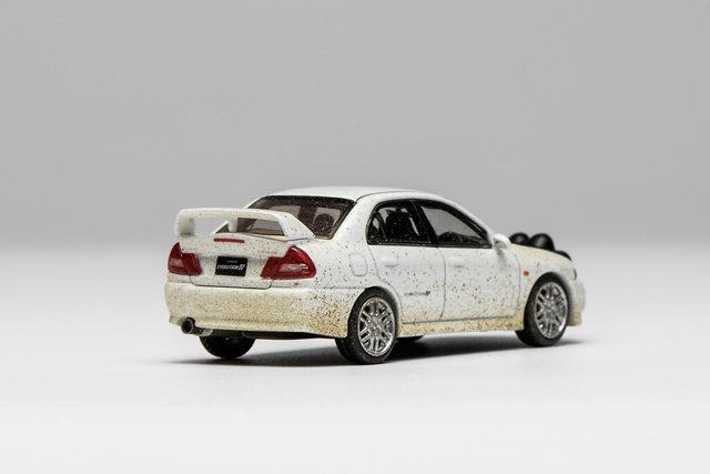 新品 M64015 モーターヘリックス 1/64 三菱 Lancer Evolution IV Muddy
