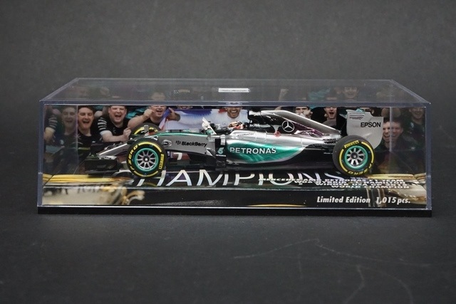 1/43 ミニチャンプス 417150444 メルセデス AMG ペトロナス F1チーム