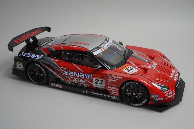 絶版限定オートアート1/18ザナヴィニスモGT-R 2002年 1/18 オートアート ザナヴィヒロト スカイラインGT-R JGTC2001