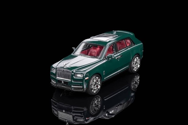 特価 1/18 ロールスロイス カリナン Rolls Royce グリーン 特価 1/18 ロールスロイス カリナン Rolls Royce グリーン 1/18