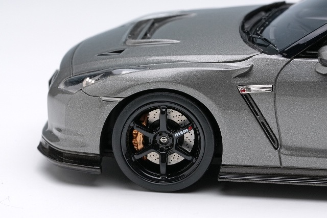 メイクアップ アイドロン 1/43 日産 GT-R NISMO R35 CRS