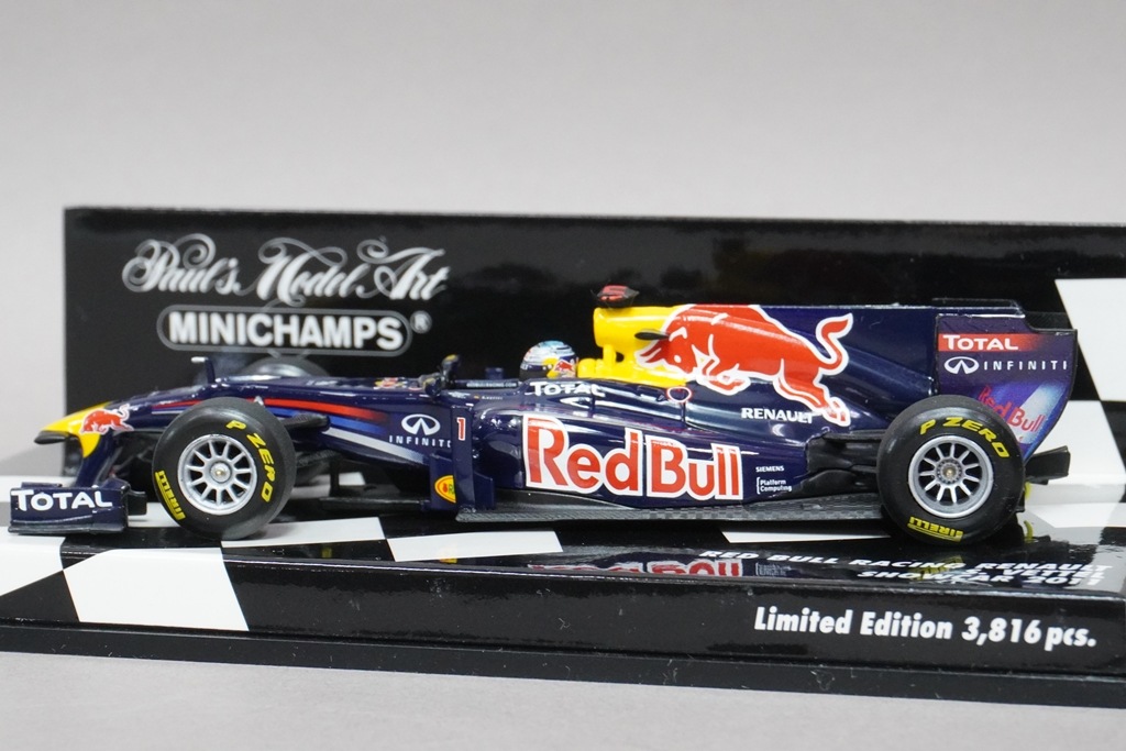 【美品】ミニチャンプス1/18 レッドブル RB7 S.ベッテル 2011 1/43 ミニチャンプス 410110071 ルノー レッドブル レーシング S