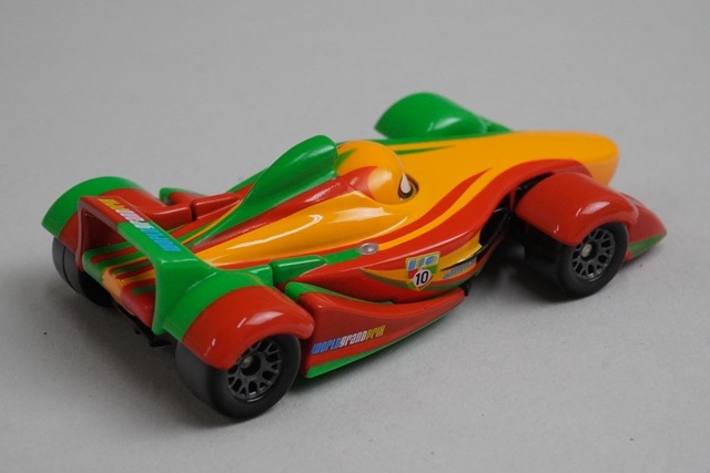 トミカ カーズ C-25 リップ・クラッチゴンスキー (スタンダードタイプ) カーズトミカ リップ・クラッチゴンスキー(カーボンレーサータイプ