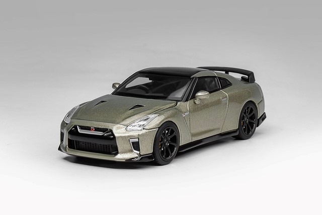 予約 M63504 モーターヘリックス 1/64 日産 GT-R (R35) Track