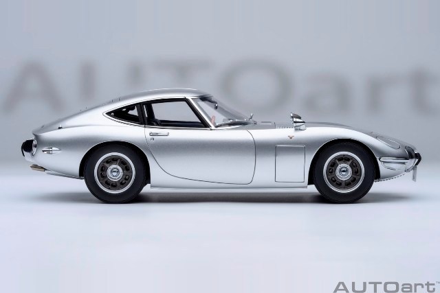 1/18 トヨタ2000GTカスタム希少車 1/18スケール トヨタ 2000GT “ワイヤースポークホイール” （A100