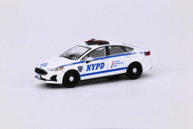 新品 596 1/64 フォード レスポンダー Ford Responder New York City