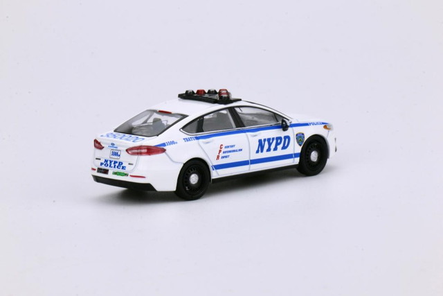 新品 596 1/64 フォード レスポンダー Ford Responder New York City