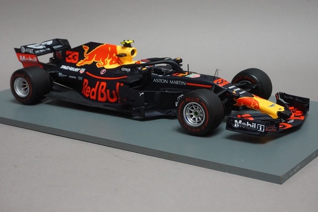 1/18 スパーク 18S354 アストンマーティン レッドブル Aston Martin