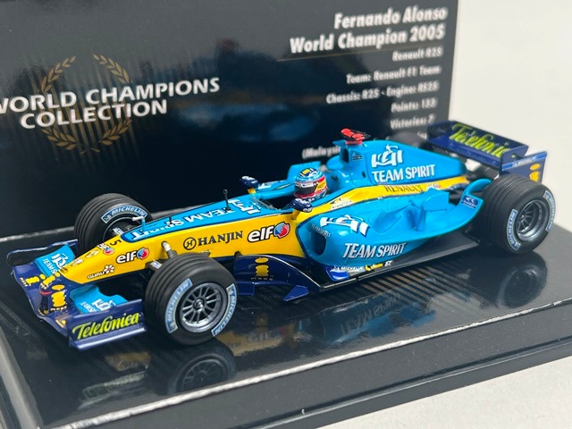 1/43 ミニチャンプス 436050005 ルノー F1チーム R25 ワールド