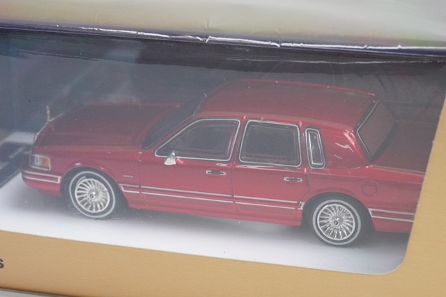 新品 MK Miniatures 1/64 リンカーン タウンカー 1992 Lincoln