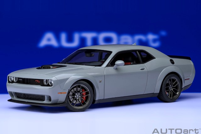 新品 71774 オートアート 1/18 ダッジ チャレンジャー R/T