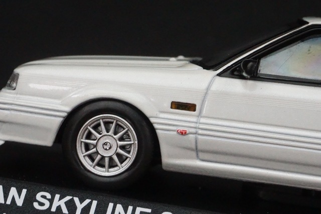 1/43 京商 03707NW 日産 スカイライン (R31) 2ドア スポーツ