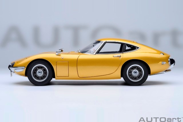 新品 79549 オートアート 1/18 トヨタ TOYOTA 2000GT 1967 ゴールド