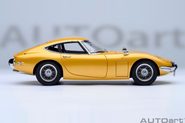 新品 79549 オートアート 1/18 トヨタ TOYOTA 2000GT 1967 ゴールド