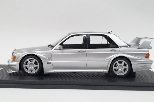 ���� 18B01-07 onemodel 1/18 ��륻�ǥ� �٥�� 190E EVO2 ����С�