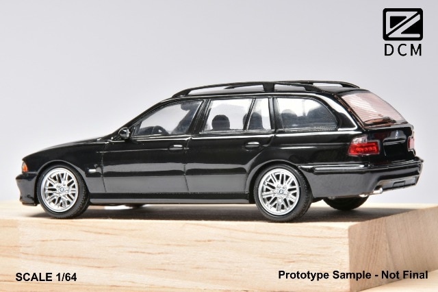 予約 DCM 1/64 BMW M5 ステーションワゴン Black, Boost Gear ミニカー通販