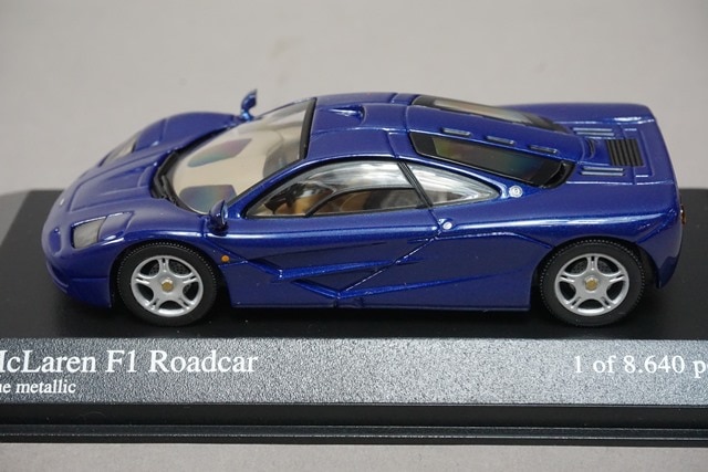 1/43 ミニチャンプス 530133435 マクラーレン F1 ロードカー ブルー