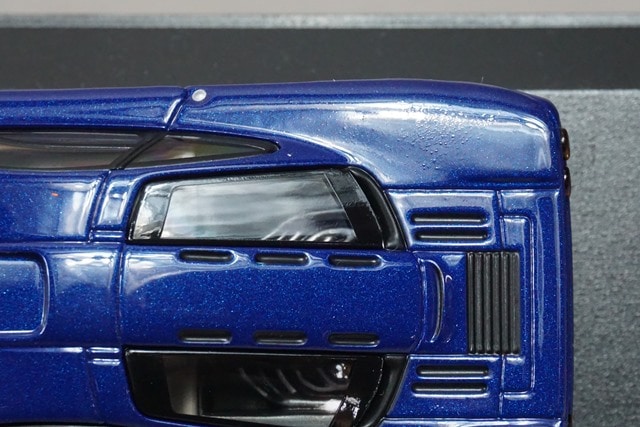 1/43 ミニチャンプス 530133435 マクラーレン F1 ロードカー ブルー