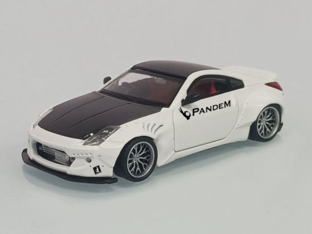 1/64　サンルーフ開閉スライド可能　 IROC Z 80s　精密ミニカー 1/64 サンルーフ開閉スライド可能 IROC Z 80s 精密ミニカー