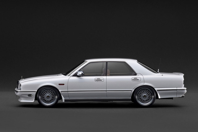 ͽ�� IG3899 �����˥å�����ǥ� 1/18 ���� NISSAN GLORIA CIMA (Y31) Pearl White Web����