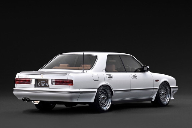 ͽ�� IG3899 �����˥å�����ǥ� 1/18 ���� NISSAN GLORIA CIMA (Y31) Pearl White Web����