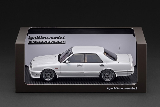 予約 IG3899 イグニッションモデル 1/18 日産 NISSAN GLORIA CIMA (Y31