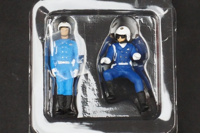 1/43 レイズ H7-43F1 警察官フィギュア 交通取締自動二輪車 男性