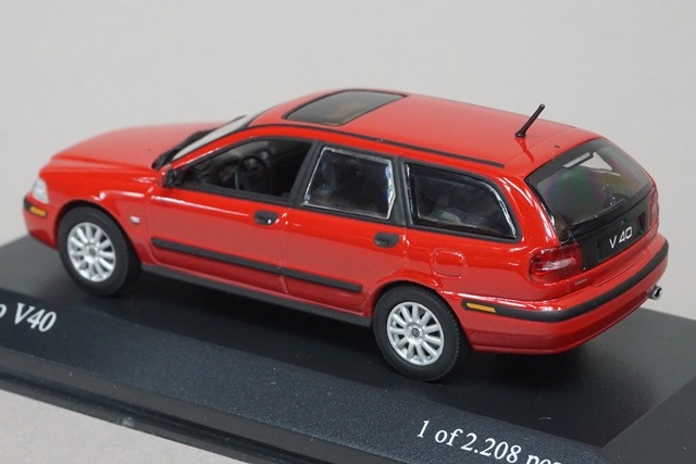 1/43 ミニチャンプス 430171110 ボルボ V40 2000 レッド, Boost Gear
