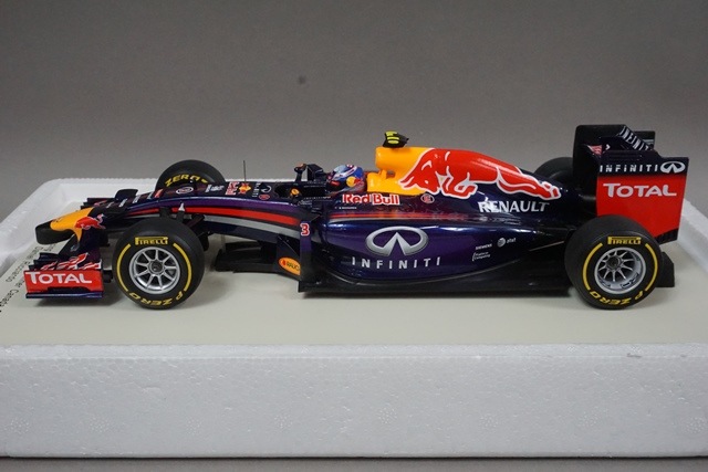 1/18 スパーク 18S136 レッドブル RB10 カナダGP 優勝 2014 #3