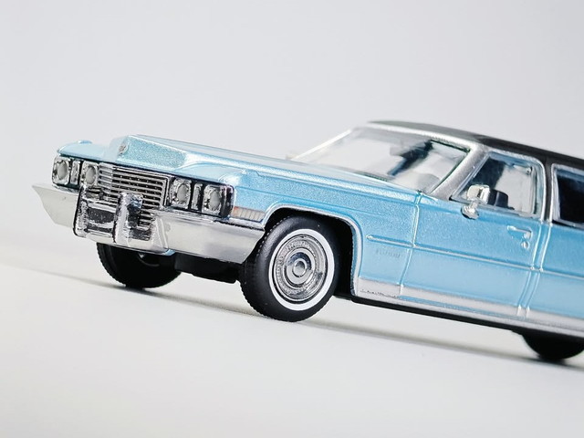 予約 MK2506-06-A2 MK MINIATURES 1/64 キャデラック Cadillac 75 Wood