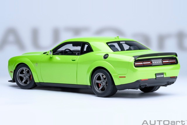新品 71769 オートアート 1/18 ダッジ チャレンジャー SRT スーパー
