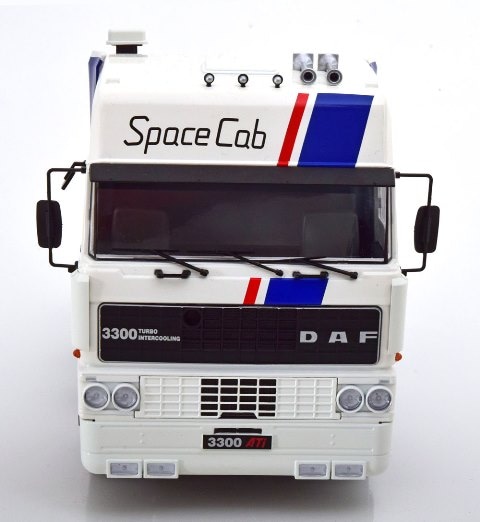 ROAD KINGS/DAF 3300 Space Cab 1982/white/blue/red/1/18スケール