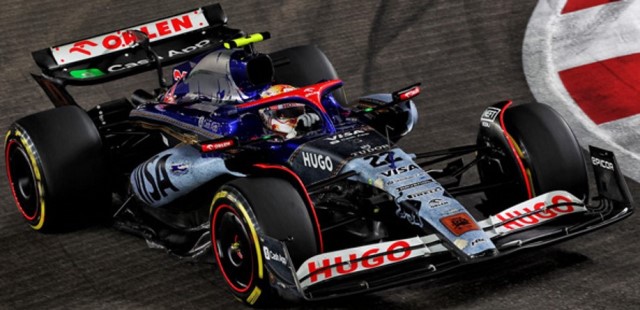 新品 117241822 ミニチャンプス 1/18 ビザ キャッシュ RB F1チーム