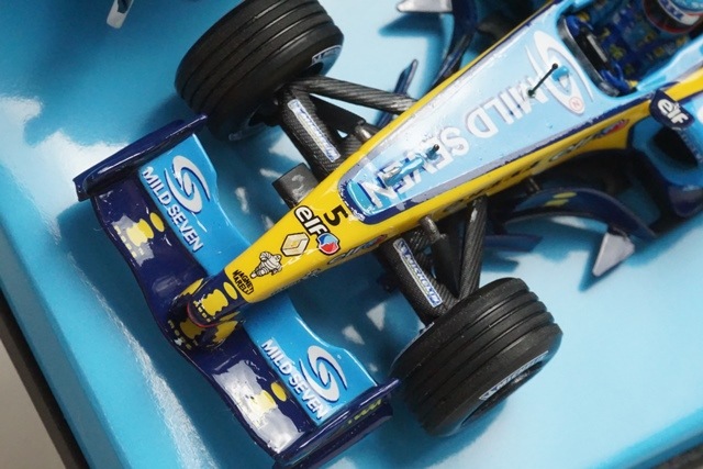 1/43 ミニチャンプス ミシュラン特注 ルノー F1チーム R25 2005