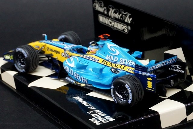 ミニチャンプス ルノーR26 アロンソ 1/43 カスタム品 ミニチャンプス ルノーR26 アロンソ 1/43 カスタム品 - メルカリ