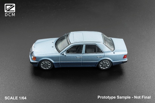 Dinky★メルセデスベンツミニカー 新品 DCM 1/64 メルセデス ベンツ Benz 500E Lake Blue, Boost Gear