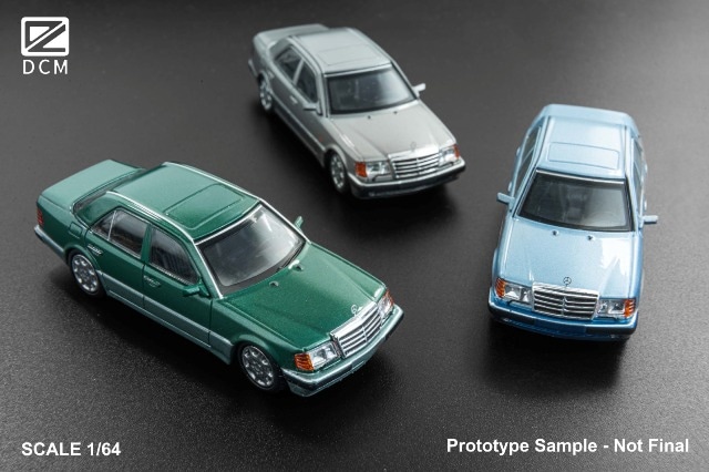 新品 DCM 1/64 メルセデス ベンツ Benz 500E Lake Blue, Boost Gear