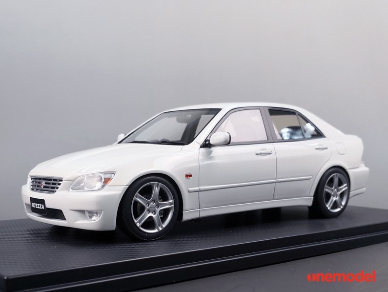 新品19B02-01 onemodel 1/18 トヨタ アルテッツァ Super White, Boost