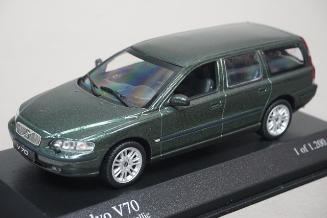 VOLVO V70 1/43 ミニカー ボルボ V70XC 1/43 スケールモデル