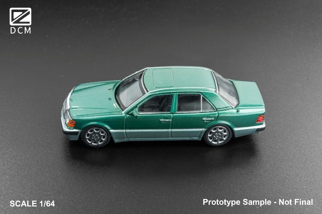 予約 DCM 1/64 メルセデス ベンツ Benz 500E Emerald, Boost