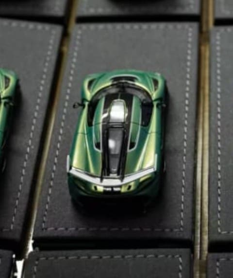 新品 FrontiArt ケーニグセグ jesko グリーンカーボン ミニカー 新品 FrontiArt ケーニグセグ jesko グリーンカーボン ミニカー