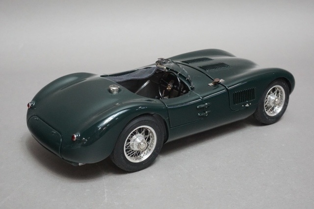 1/18 CMC M-191 ���㥬�� C-Type 1952 British Racing Green
